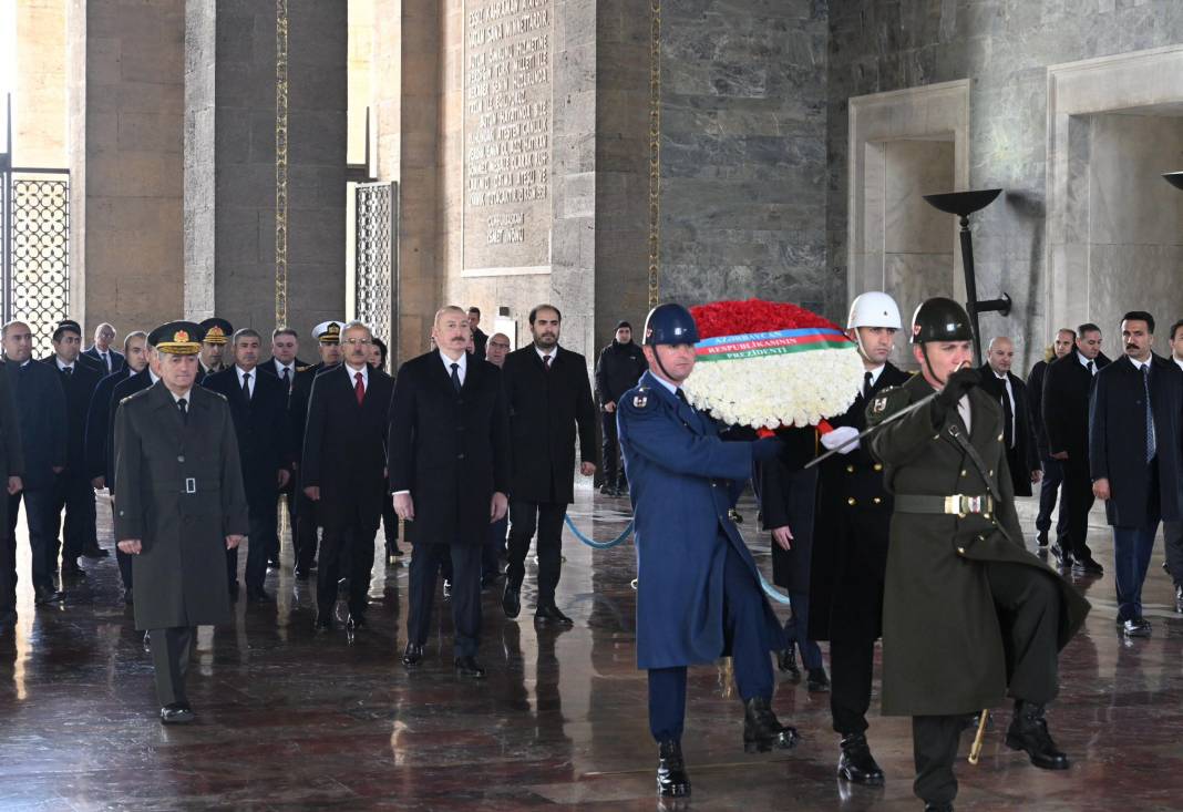 Azerbaycan Cumhurbaşkanı Aliyev Anıtkabir'de 17
